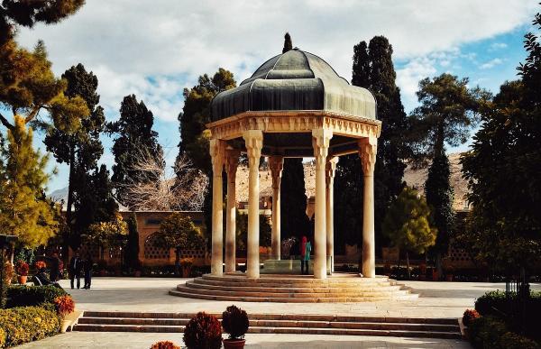 تفال به حافظ 27 دی ماه 1400؛ ای که در کشتن ما هیچ مدارا نکنی تفال به حافظ 27 دی ماه 1400؛ ای که در کشتن ما هیچ مدارا نکنی