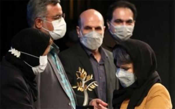 برگزیده جشنواره تجسمی فجر: تندیس و جایزه طوبا انگیزه ای دوباره برای ادامه راه به من داد